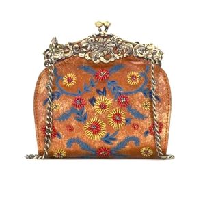 Patricia Nash Provencal Clutch closure with beading